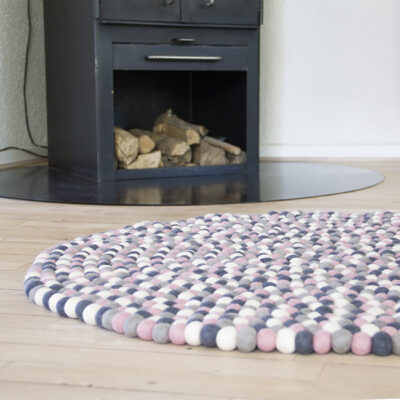 Ttæppe til børneværelse i pink - Kugletæppe fra Una LIVING